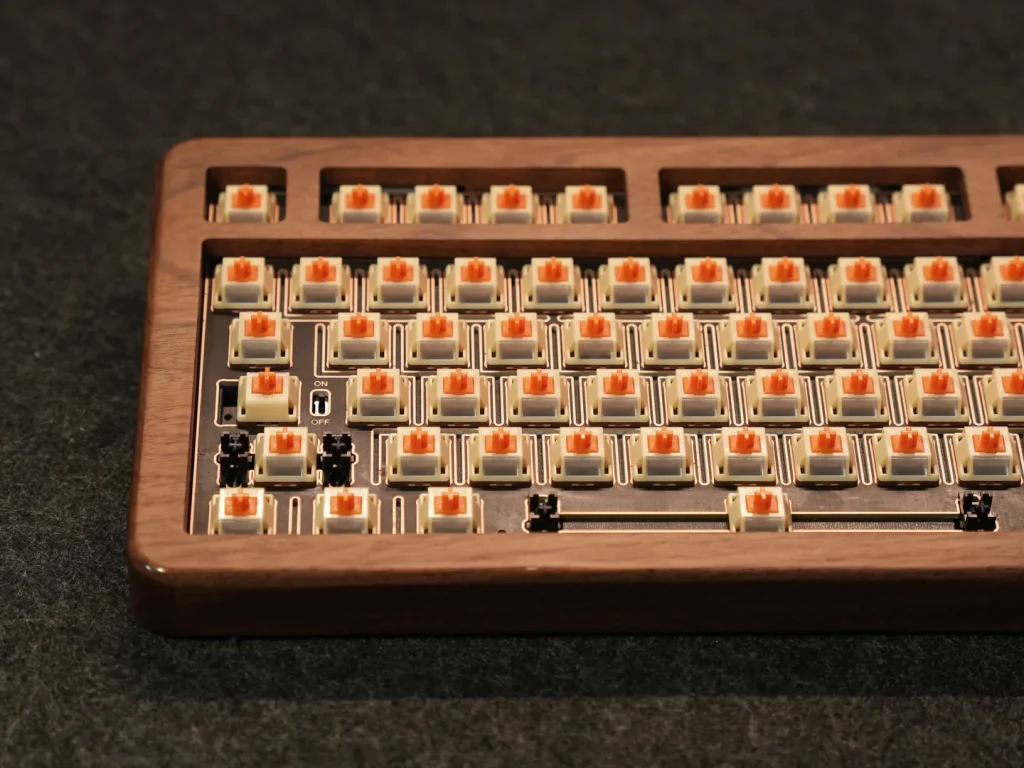 Minikeys × HMX Puppy Tactile Switch — A rounded tactile event near the start