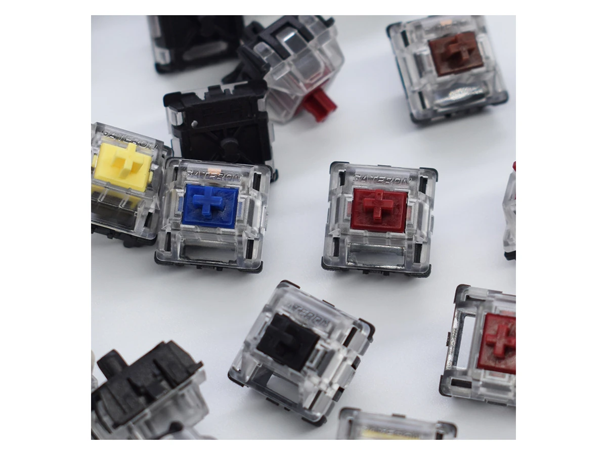 Gateron KS-15 supplier photograph showing multiple switch top and underside views